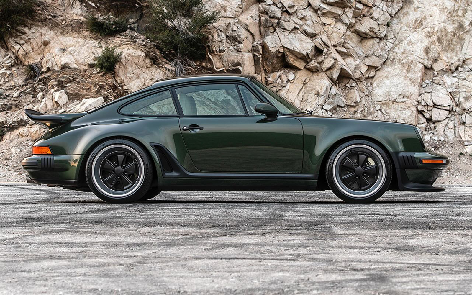 Singer Shares Oak Green 911 Turbo Commission
