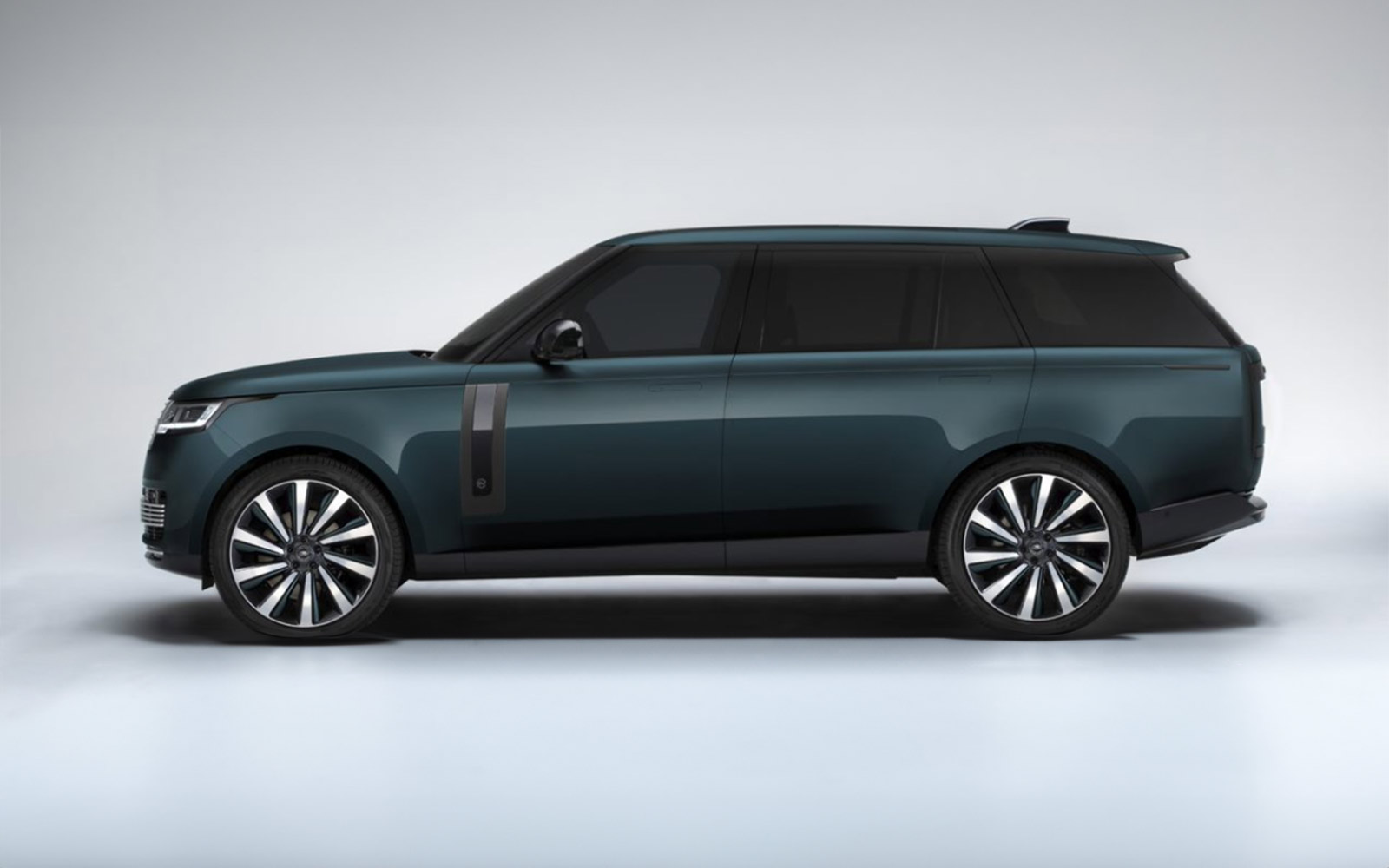 Range Rover Offers New SV Bespoke Service for Greater Personalization of Autobiography and SV