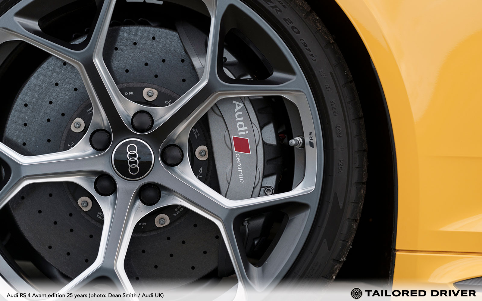 Color Check: UK Market Audi RS 4 Avant edition 25 years
