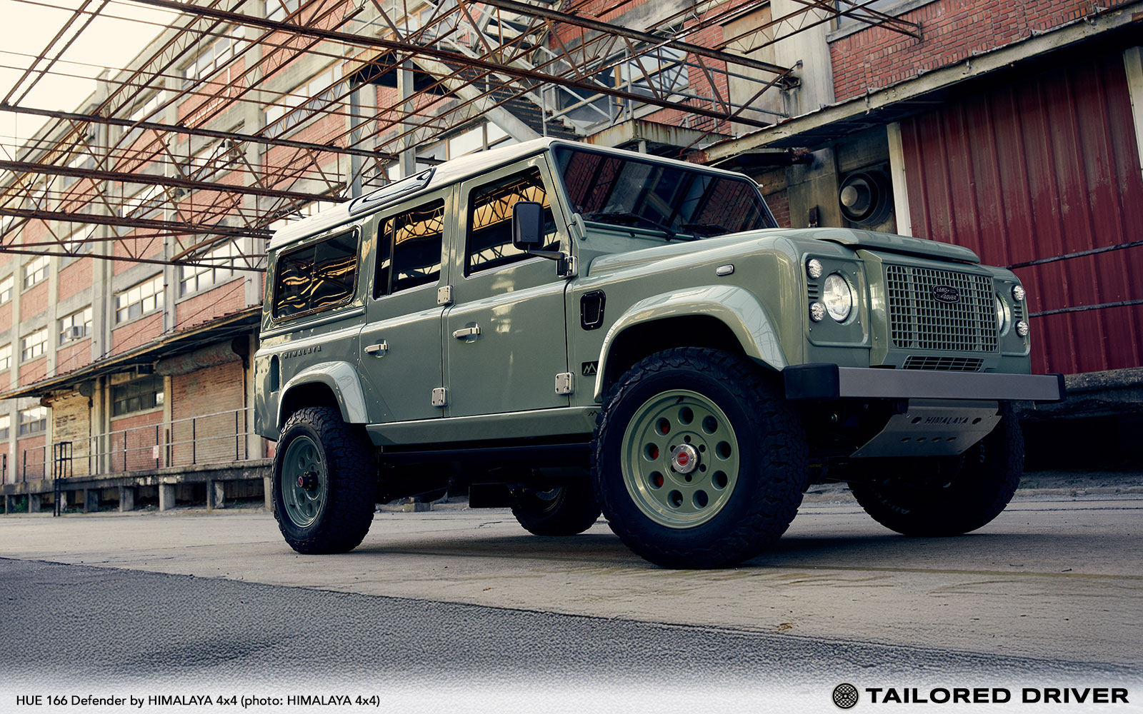 HIMALAYA 4×4 Unveils Handmade Vintage HUE 166 DEFENDER with Upgraded Performance and Drivability