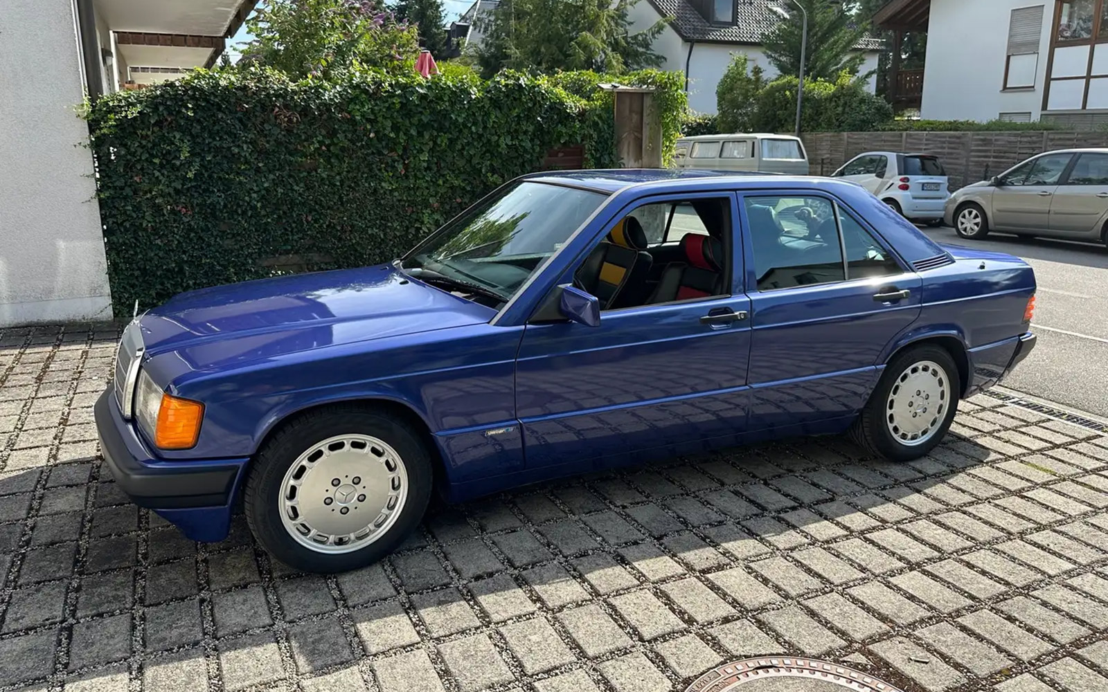 EU Market Find: 1992 Mercedes 190 E Avantgarde azzurro
