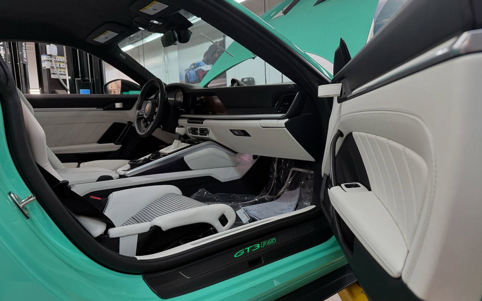When You Build a Mint Green 911 GT3 RS and It’s All About the Interior