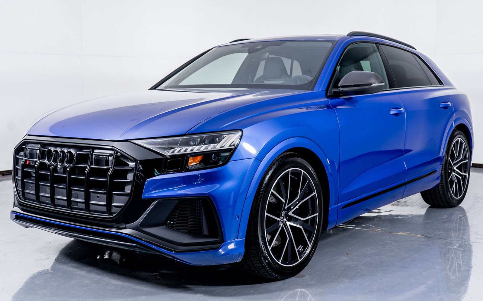 Market Find: 2023 SQ8 in Sepang Blue, also with Audi exclusive Interior