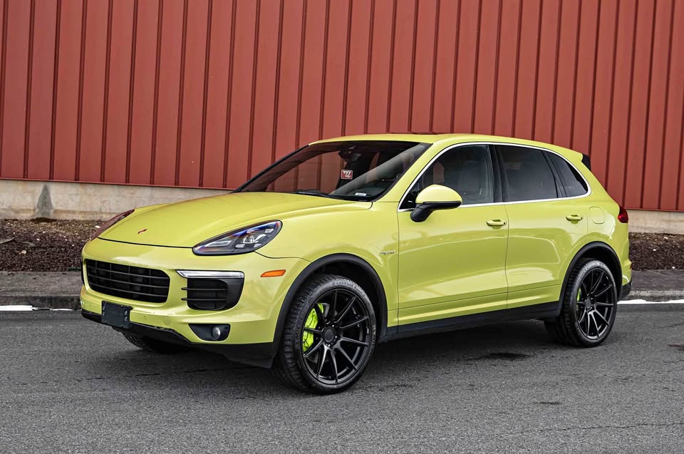 Market Find: 2015 Porsche Cayenne S e-Hybrid in Peridot Metallic