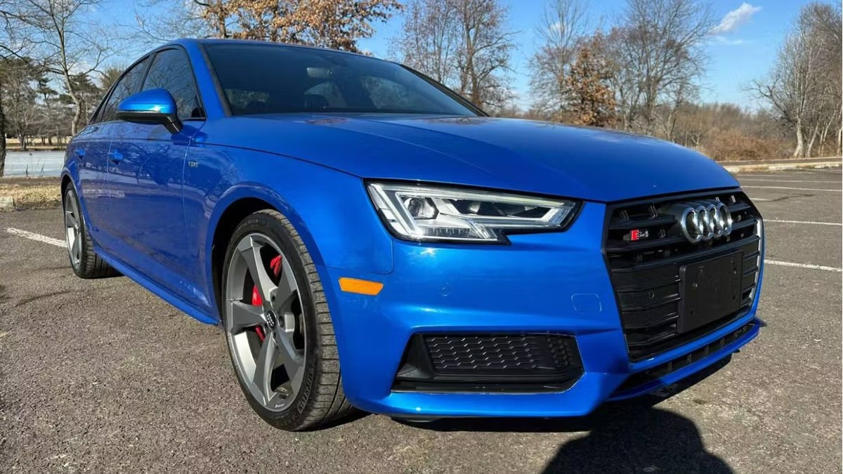 Market Find: 2018 Audi exclusive Ara Blue Crystal Effect S4 Sedan