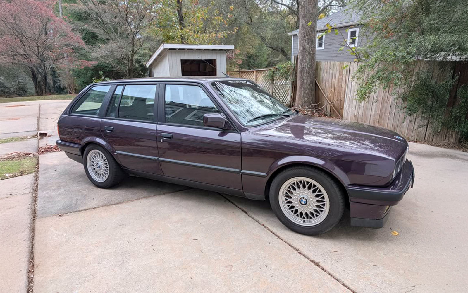 Market Find: Stateside E30 BMW Individual Daytona Violet 316 Touring