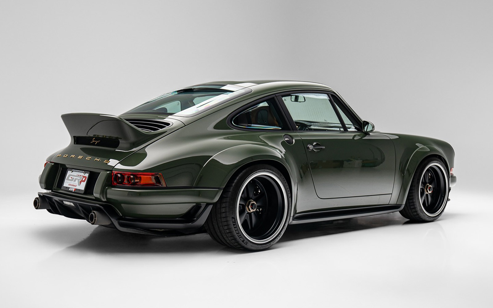 Market Find: Singer Dynamics and Lightweighting Study at Graham Rahal Performance