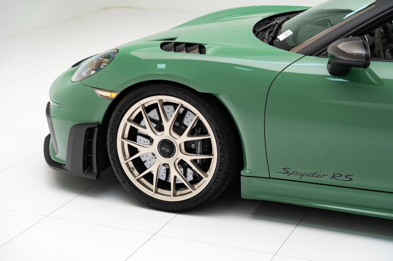 Market Find: Porsche Paint to Sample Auratium Green 718 Spyder RS