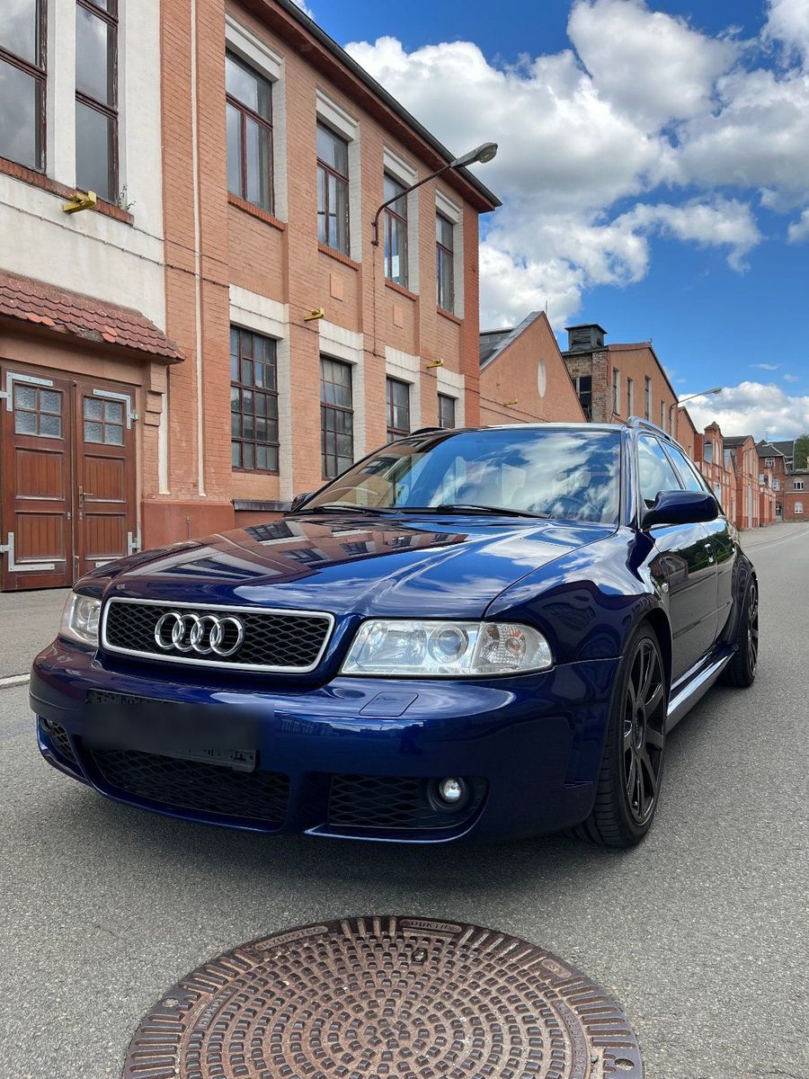 EU Market Find: Audi exclusive Santorin Blue RS 4 Avant
