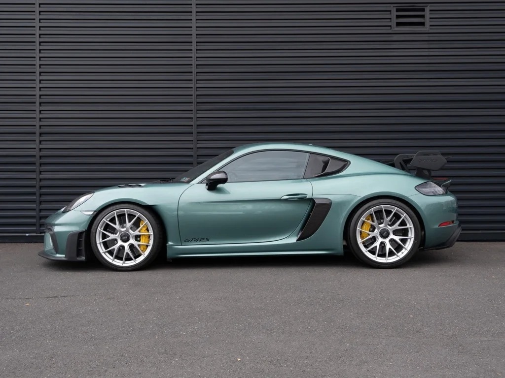 Market Find: Porsche Paint to Sample Racing Green Metallic 718 Cayman GT4 RS