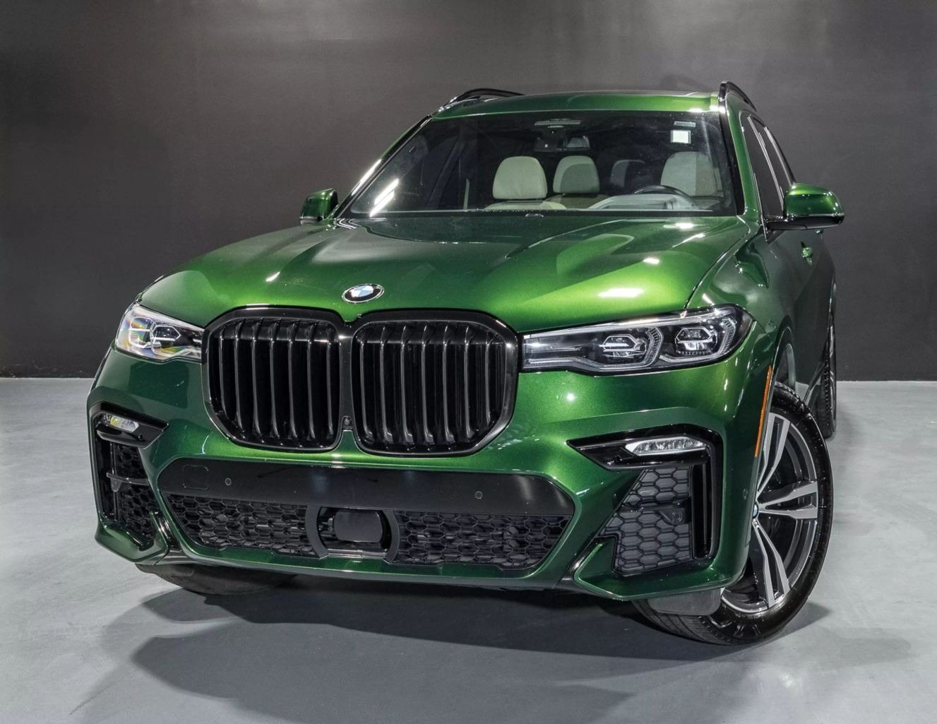 Market Find: BMW Individual Verde Ermes Pearl Metallic X7 xDrive 40i
