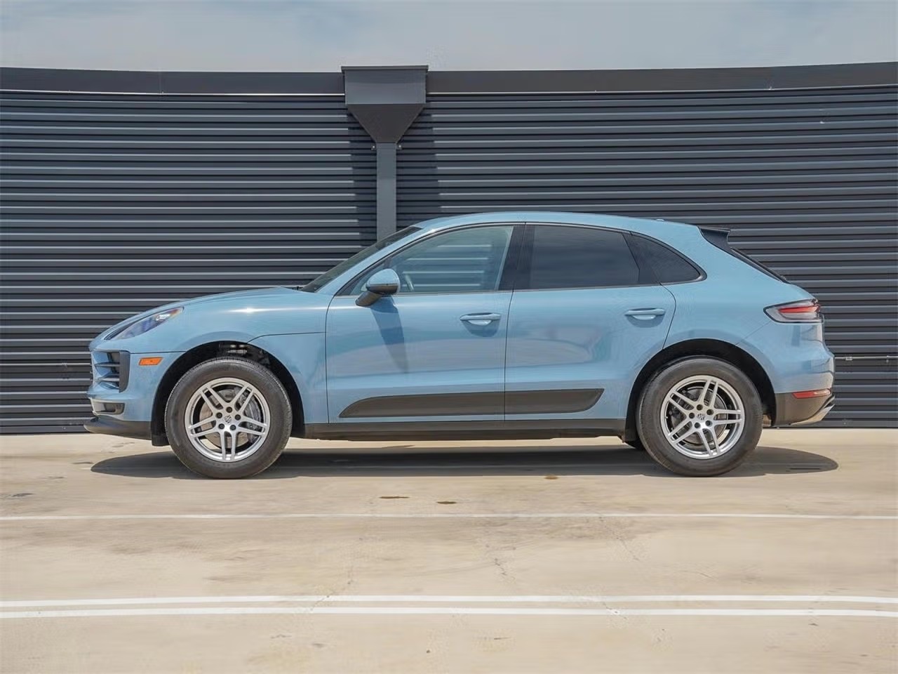 Market Find: Porsche Paint to Sample Aetna Blue Macan