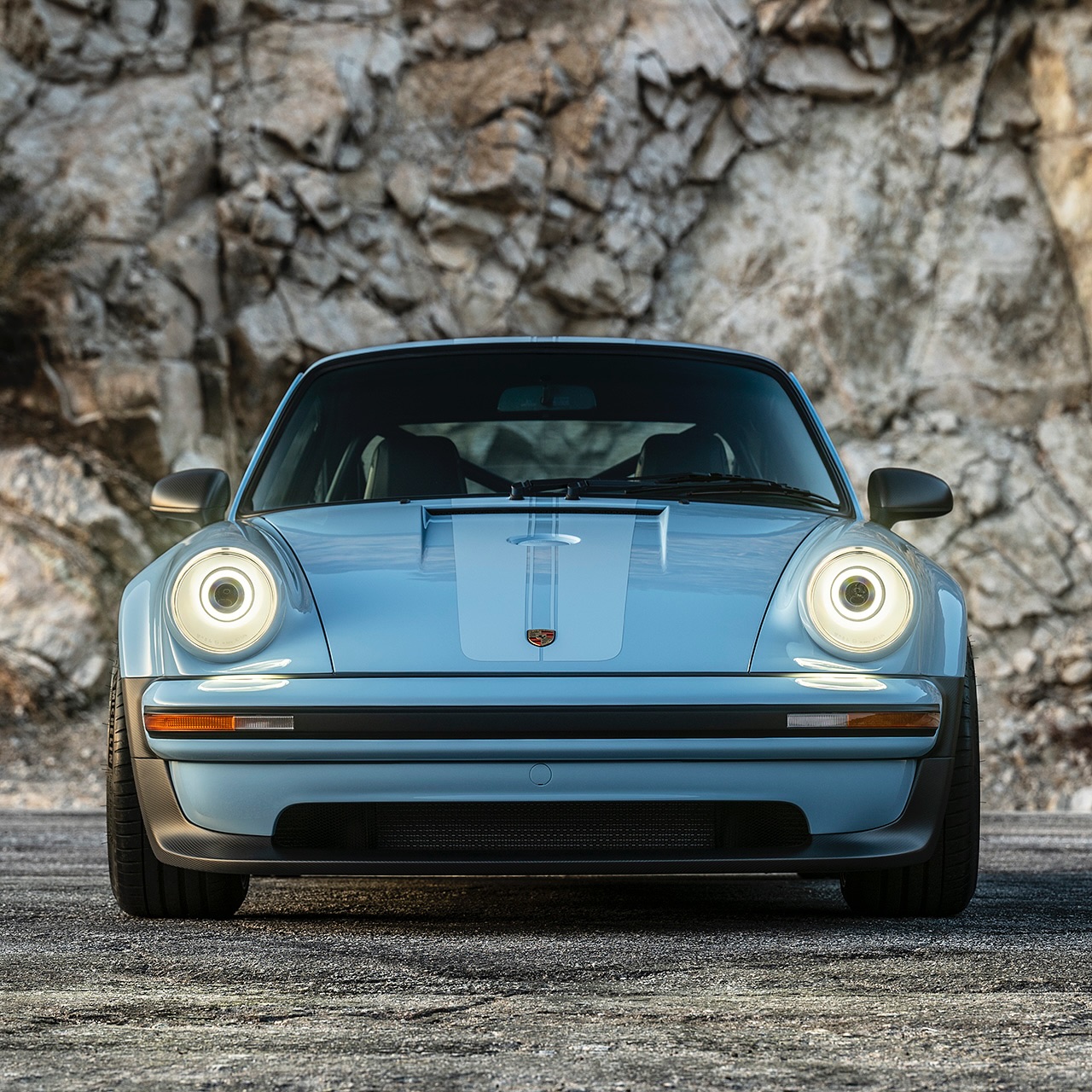 Color Check: Singer Classic Turbo in Azzurro La Plata