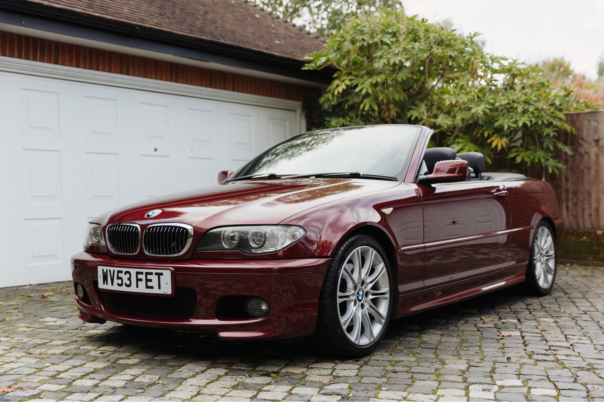 Filmed: BMW Individual Ruby Red Metallic 2003 BMW 330Ci M Sport
